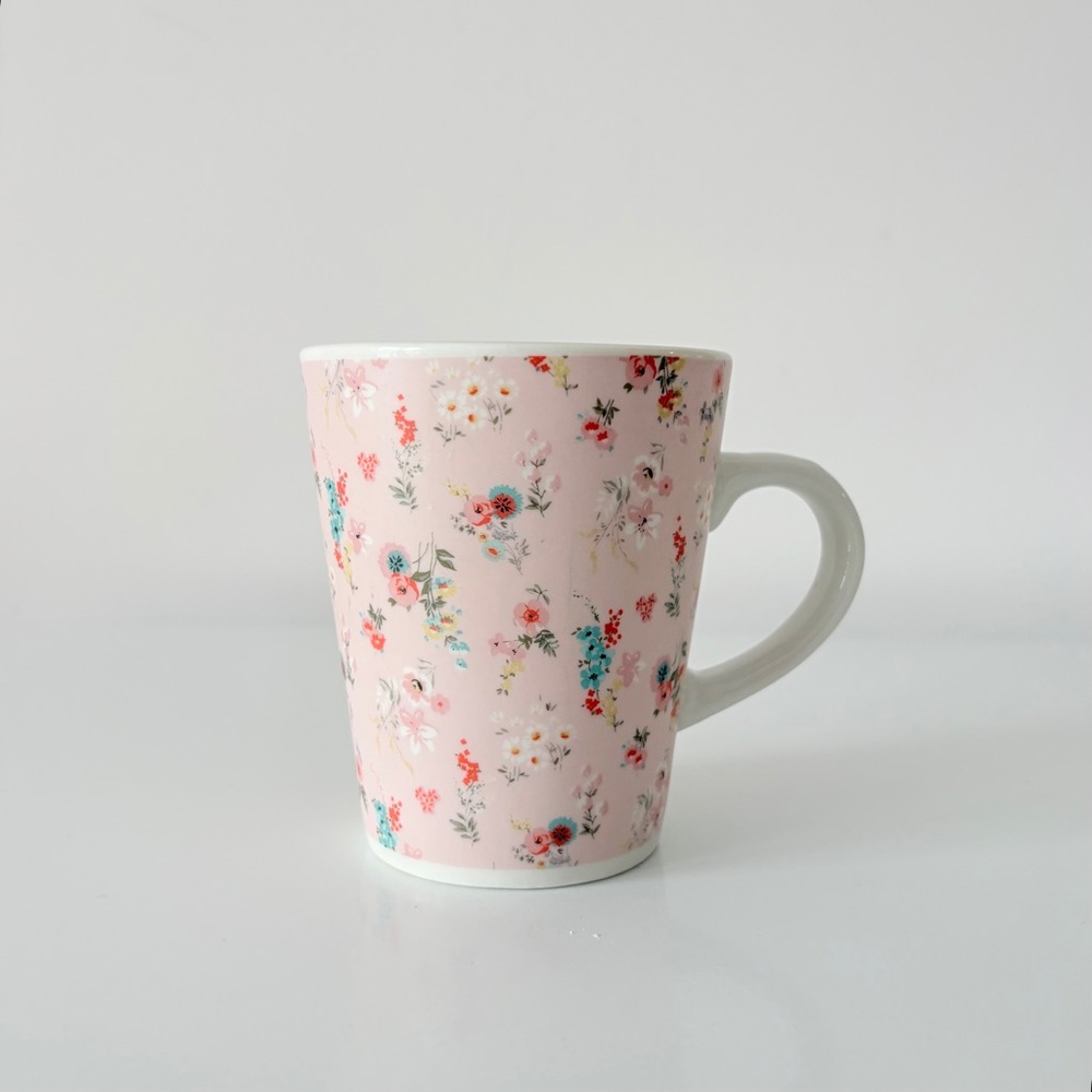 Modern Gourmet Foods Pink Floral Chintz Coffee Mug
Cottagecore Shabby Chic